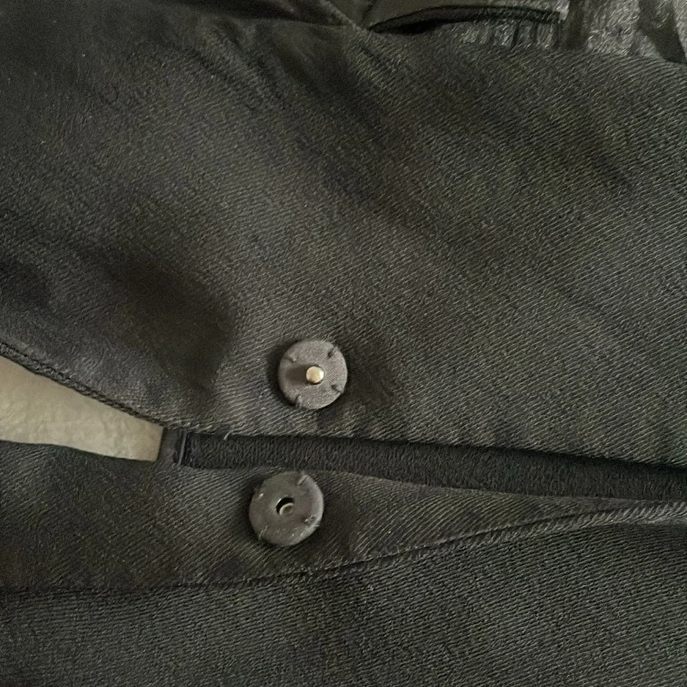 NWOT Black Sleeveless Blazer by H&M - Picture 6 of 9